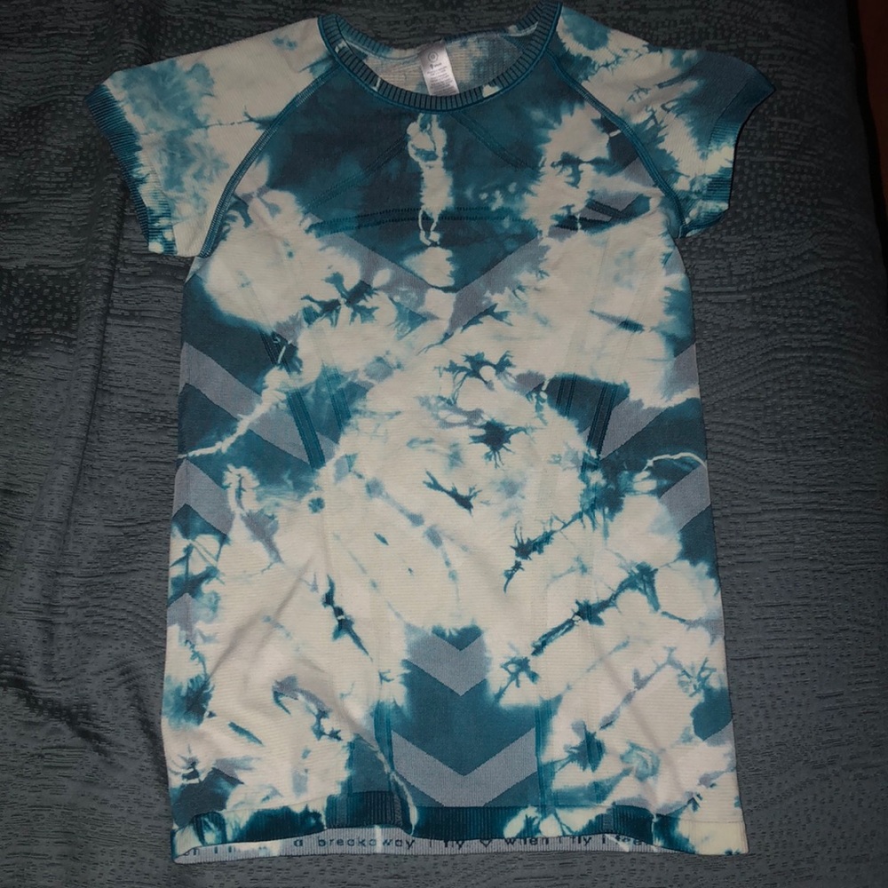 Ivivva Blue and white tie die workout t-shirt